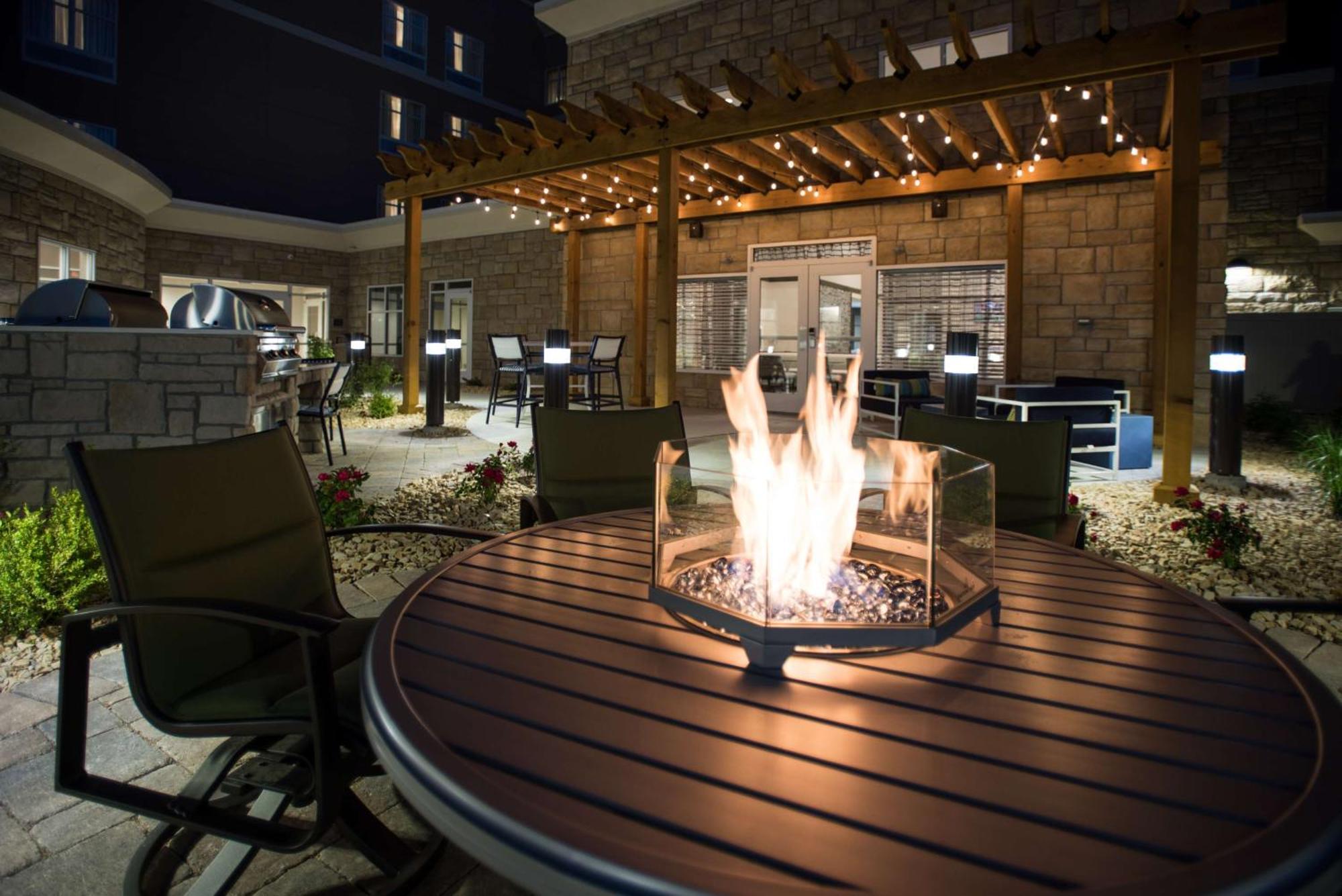Hilton Garden Inn Atlanta Airport North College Park Екстериор снимка